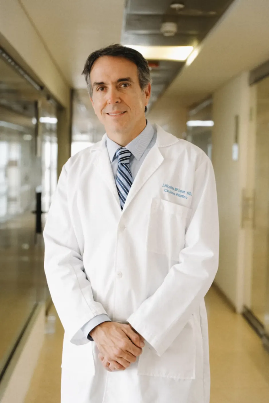 Dr. Nicolás McLean